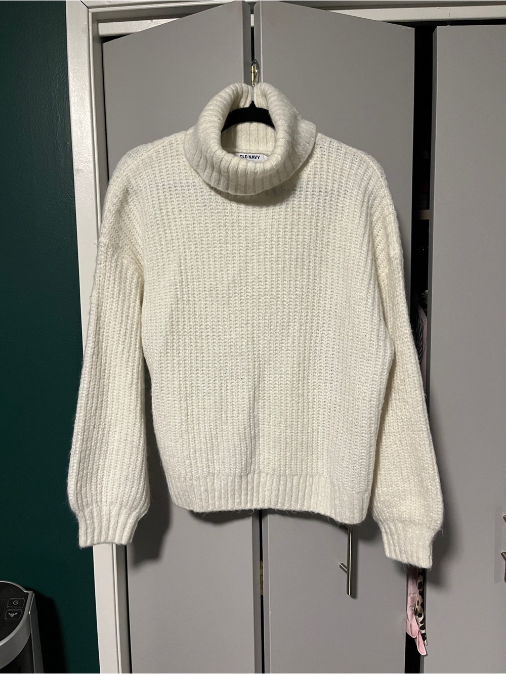 Old Navy Cream Turtleneck Ribbed Knit Sweater